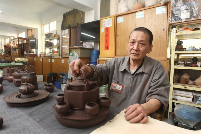 浪子被關16年兒16歲！ 妻「瞞懷孕」盼為他傳宗接代  「獄中捏陶」奪首獎20萬：只想讓兒子驕傲