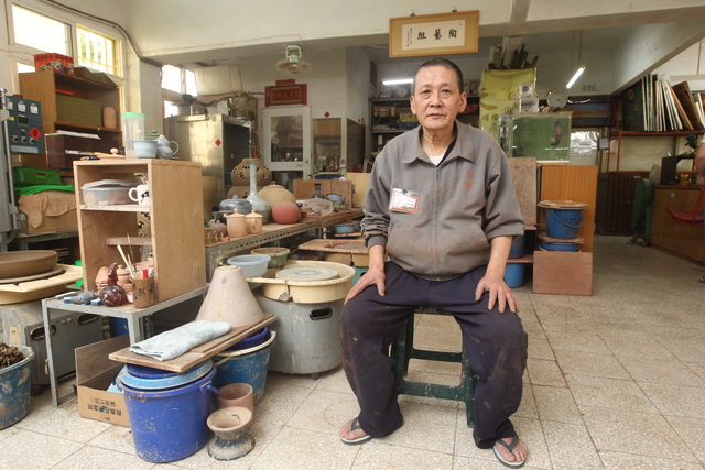 浪子被關16年兒16歲！ 妻「瞞懷孕」盼為他傳宗接代  「獄中捏陶」奪首獎20萬：只想讓兒子驕傲