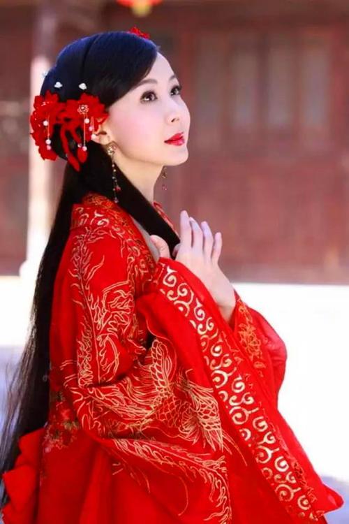 她曾是台灣第一美女！「談過12次戀愛」50歲仍單身　近況曝光：女人一個人也可以很好