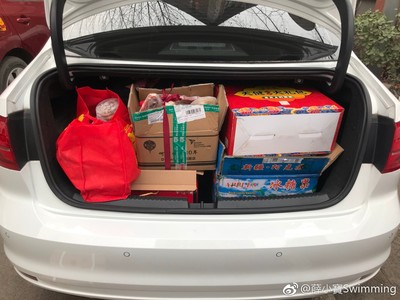 有媽的孩子！「節儉媽」心疼兒子異鄉打拚  收假「狂塞17袋食物」網友感同身受淚崩