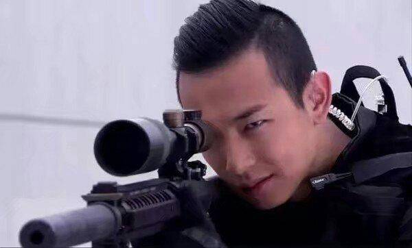 妻子不漂亮他卻寵了16年！曾是一線明星，為成名而改名