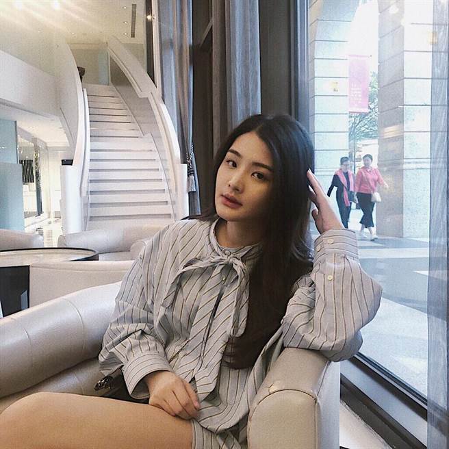 最正星二代出道！陳昭榮「18歲女兒曝光」引暴動　不靠爸「甘願當打雜妹」：被罵也感激