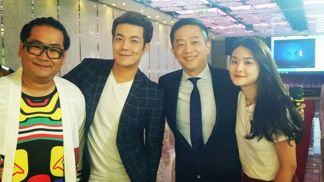 最正星二代出道！陳昭榮「18歲女兒曝光」引暴動　不靠爸「甘願當打雜妹」：被罵也感激