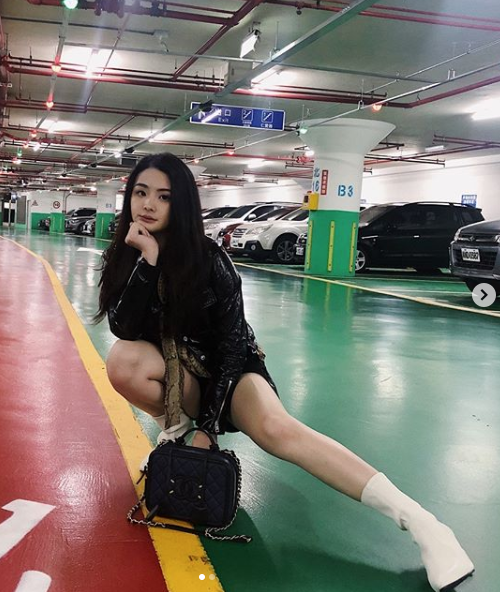 最正星二代出道！陳昭榮「18歲女兒曝光」引暴動　不靠爸「甘願當打雜妹」：被罵也感激