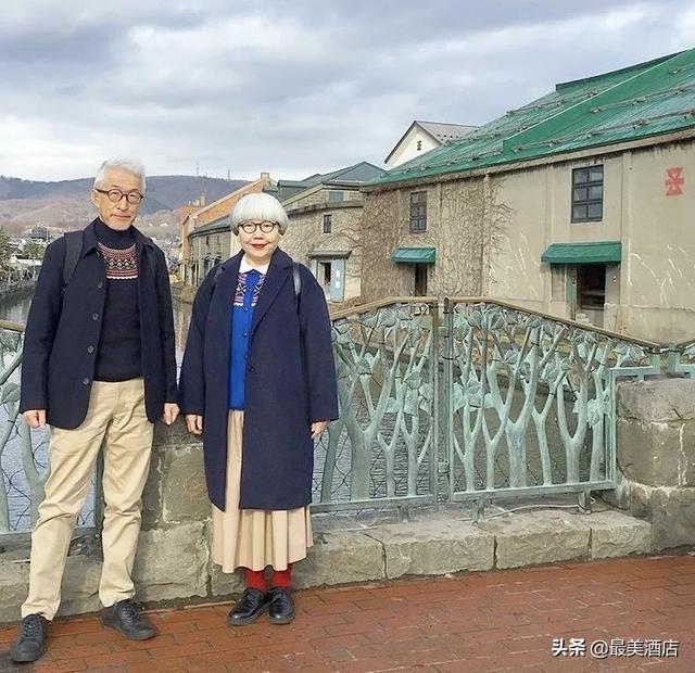老夫妻愛了40年！每天「穿情侶裝曬恩愛」 粉絲全融化：到老也要這麼幸福