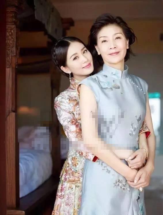 女人的儀態，決定她的生活層次！連小S都自嘲「大S就是富家大小姐，一旁的自己像個拎包的」