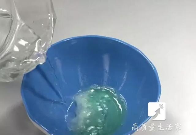 難怪花露水賣得越來越好！看完這「4個妙用」，趕緊在家裡放一瓶 