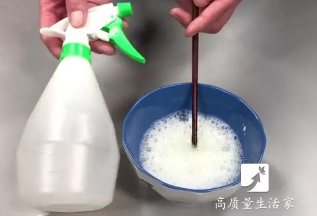 難怪花露水賣得越來越好！看完這「4個妙用」，趕緊在家裡放一瓶 