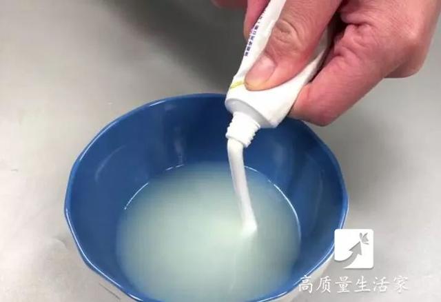 難怪花露水賣得越來越好！看完這「4個妙用」，趕緊在家裡放一瓶 