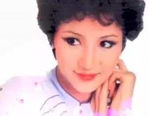 餘生做回自己！謝霆鋒母「28歲嫁浪子」忍了16年離婚　今帶著現任「與前夫喝茶」感情好到不行
