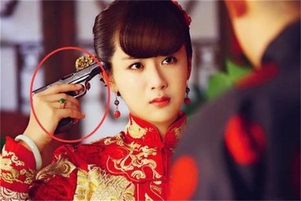 影視劇的穿幫鏡頭，看完笑出「豬」聲，請問導演你是用心的嗎？#古裝神劇，果然夠神
