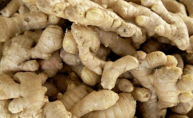 原來「保存生薑」很簡單！教你一個訣竅「不乾癟不壞」放上一年都新鮮