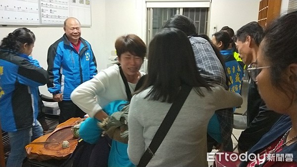 沙鹿女師失聯5天找到！ 因工作壓力大「翹課散心」淚崩跪喊「對不起大家」學生全力挺：她是好老師