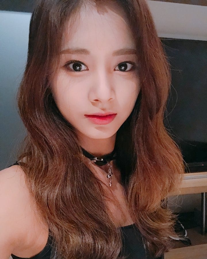 不當明星也可以!子瑜遭起底「家世背景有夠硬」 韓媒挖「爸媽4大驚人秘密」:全台3家醫院和她有關