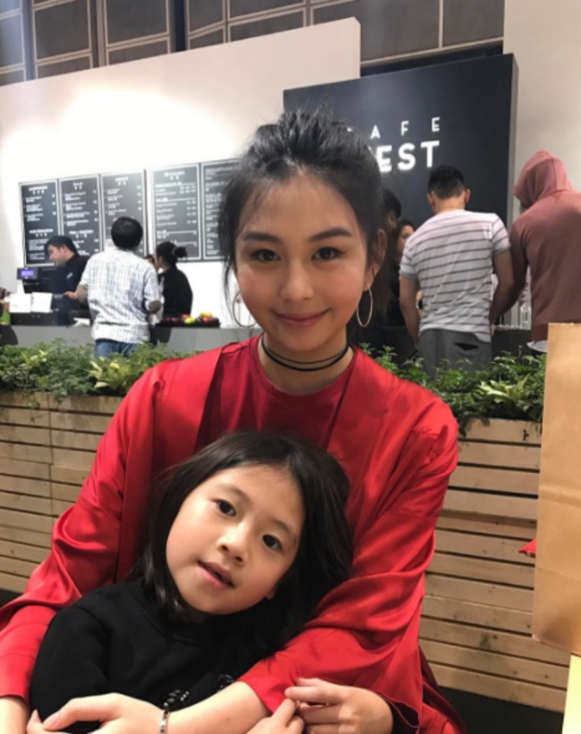 接班父親事業?邱淑真「17歲女兒」繼承完美基因 「爆紅後神隱2年」如今再度登台美翻