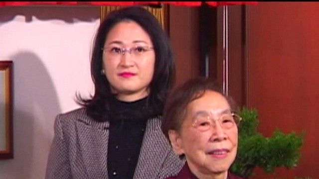 嚴凱泰遺孀「很早就接手集團」冠夫姓扛下重擔　4大老臣曝「她比嚴凱泰還厲害」不得不佩服她