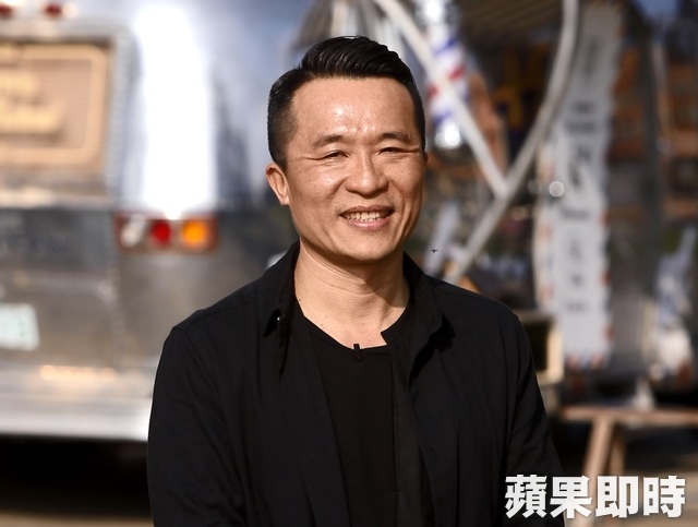 愛心剪刀手率「義剪團」前進偏鄉！ 魔髮車服務超過1500人…為居民笑容他堅持「永遠做下去」