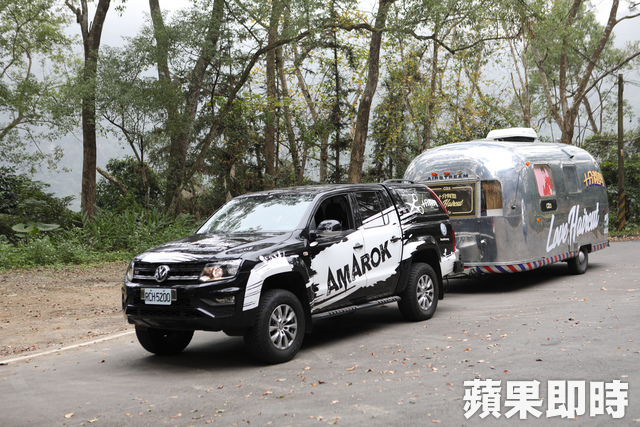愛心剪刀手率「義剪團」前進偏鄉！ 魔髮車服務超過1500人…為居民笑容他堅持「永遠做下去」
