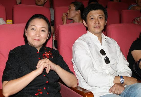 方芳「代父返鄉」吃家常菜感動落淚！「星三代孫女美翻」陪出外景從不喊苦