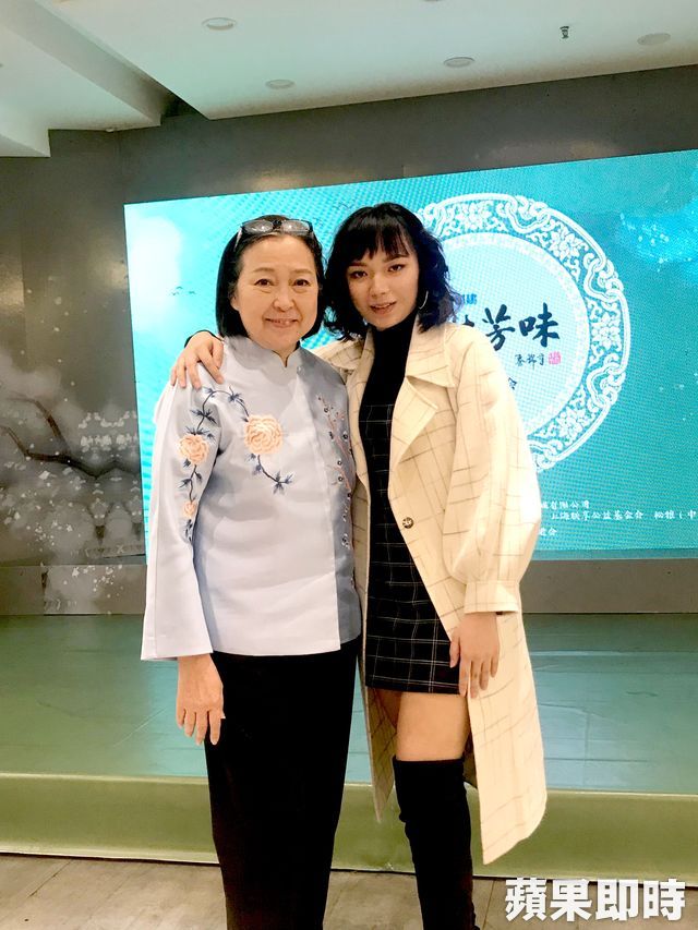 方芳「代父返鄉」吃家常菜感動落淚！「星三代孫女美翻」陪出外景從不喊苦