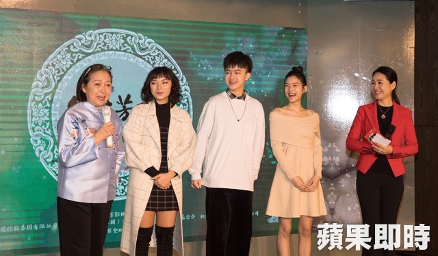 方芳「代父返鄉」吃家常菜感動落淚！「星三代孫女美翻」陪出外景從不喊苦