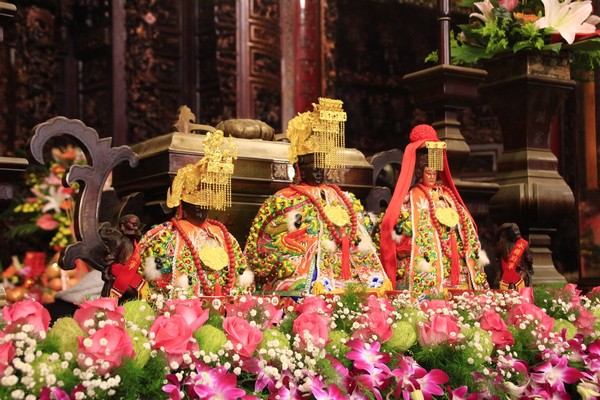 百年罕見！大甲媽、白沙屯媽祖「同時起駕繞境」　2大女神難得相遇「廟方一句話神解」　 