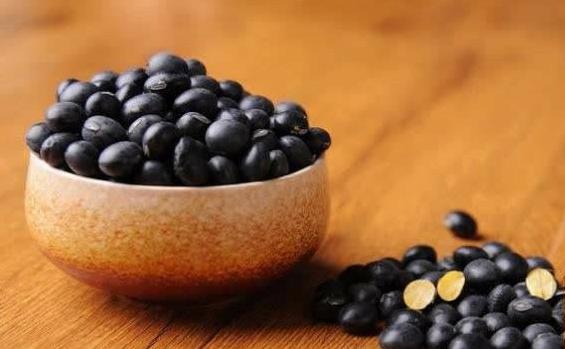黑豆秘方！用2週便秘好了「人也瘦了」皮膚皺紋也減少了「還能防脫髮」