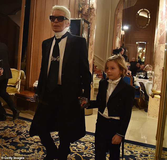 85歲老佛爺驟逝…62億遺產全歸「11歲御用小男模」!一出生就得寵「超狂來歷曝光」:果真天之驕子