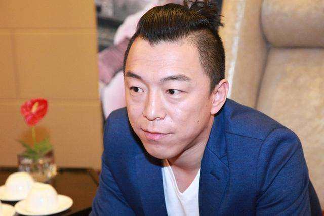 天生農民工相貌！「60億影帝黃渤」去買手機被店員冷眼：手機很貴　他的反應「被網友大讚」：不愧是影帝