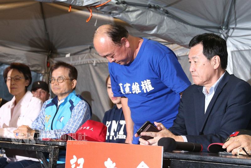 退伍軍官投奔中共！蘇貞昌氣噗噗「最看不起這種人」　行政院決定「出招懲治這些人」網友讚翻