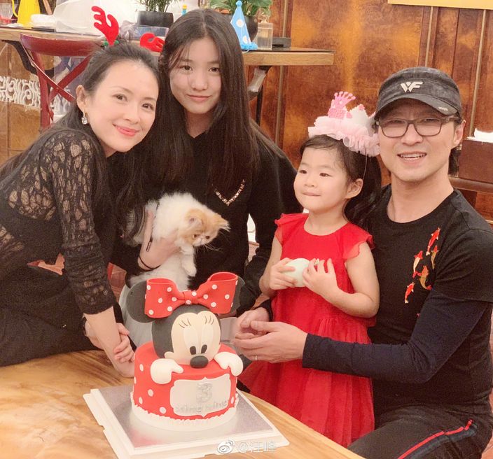 章子怡曝後母心聲！ 猶記初見14歲繼女「一見面就喊媽媽」早熟心靈讓她坦言：很心疼「小蘋果」
