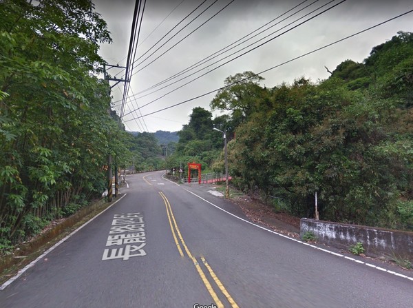 台中屁孩騎機車「深夜惹毛山神」詭異老人廟旁招手　幾秒後「魔神仔出手教訓」他們下場超GG