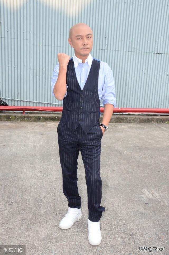 張衛健全程扶80歲母看病！  經歷「媽媽昏迷」明白孝順重要…放下工作「陪她下棋買花」寧少賺錢