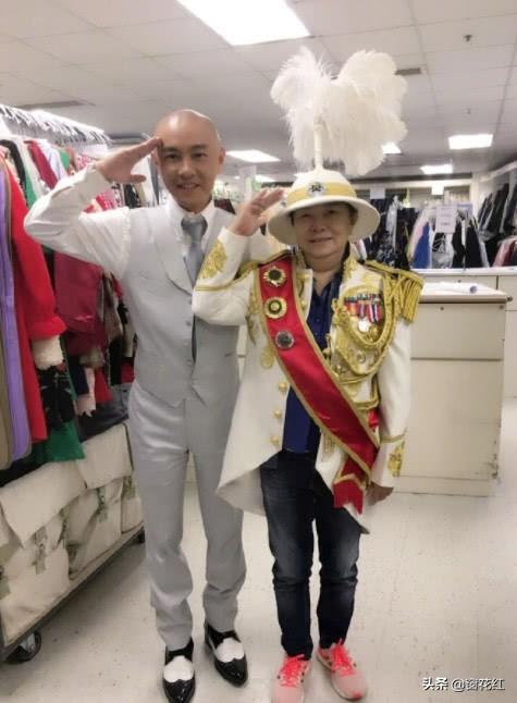 張衛健全程扶80歲母看病！  經歷「媽媽昏迷」明白孝順重要…放下工作「陪她下棋買花」寧少賺錢