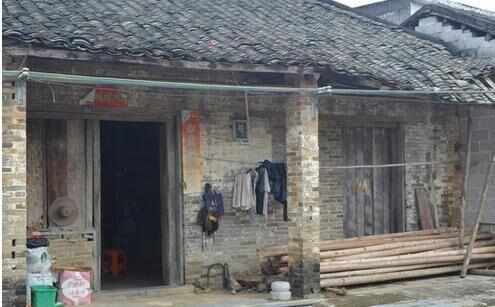 10年沒聯絡！哥為病妻向弟借錢「遭拿垃圾轟走」驚見偷藏信封　「多年苦衷曝光」：狠話不是說給你聽