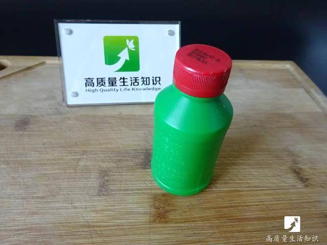「砧板」不要再用水洗了！只會越洗越髒教你五招「清洗法」為了家人健康學起來吧