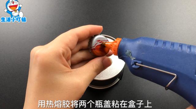 在肥皂上放一個瓶蓋！能削皮能刮魚鱗，太實用了