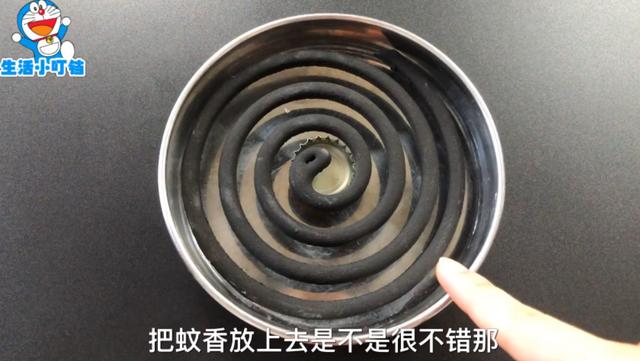 在肥皂上放一個瓶蓋！能削皮能刮魚鱗，太實用了