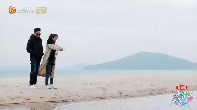 女追男10年,求婚30次屢被拒,為他住出租房每天打蟑螂!如今痛哭控訴:一切為了愛!