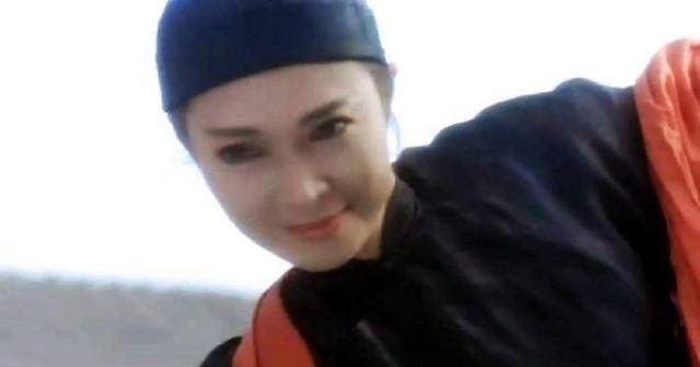 她曾是謝賢「夢中情人」與林青霞搶男人！「二婚遇真愛」放棄演藝事業  如今72歲依舊氣質動人