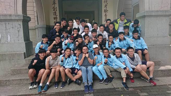 南一中學生錄取「世界最難進夢幻大學」！包吃包住包旅遊「還送千萬獎學金」：看重的不是成績