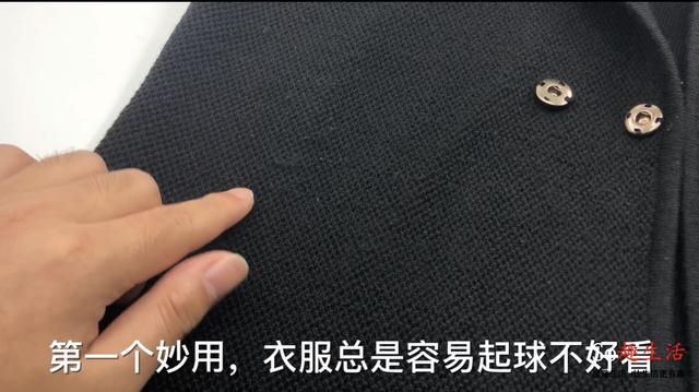 用繩子把牙刷綁在一起，解決了很多人的困擾，趕快學起來~