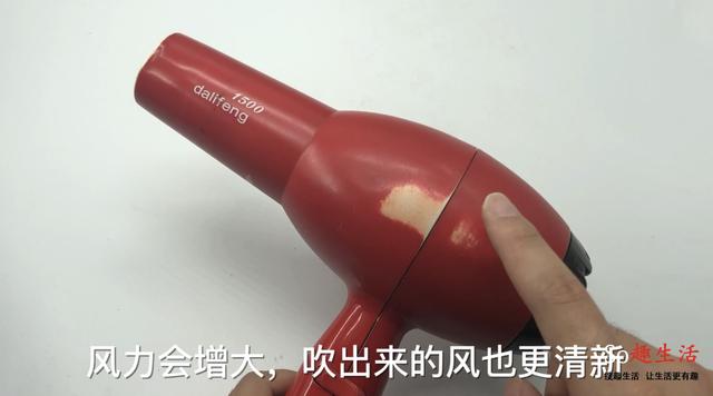 用繩子把牙刷綁在一起，解決了很多人的困擾，趕快學起來~