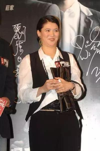 47歲袁詠儀倆月「怒瘦10公斤」，重返港姐女神形象，直言老公眼神都變了！