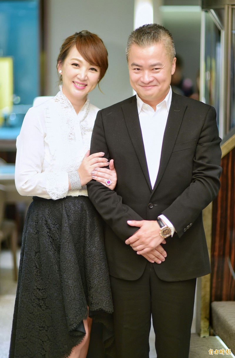 不堪其擾！郁方善舉曝光「私訊全來借錢」 婉拒卻遭嗆「沒有鎂光燈才不幫」淚嘆：天助自助者