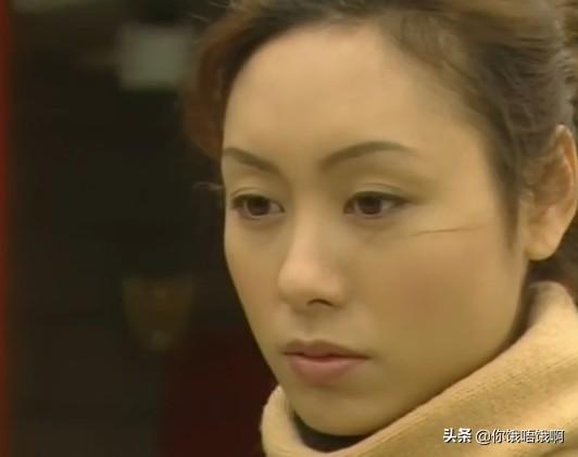 郭可盈去了幾天新加坡， 就換了三個愛馬仕包包！女兒清秀可人，笑起來模樣像極爸爸！