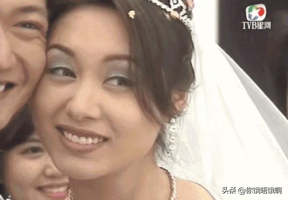 郭可盈去了幾天新加坡， 就換了三個愛馬仕包包！女兒清秀可人，笑起來模樣像極爸爸！