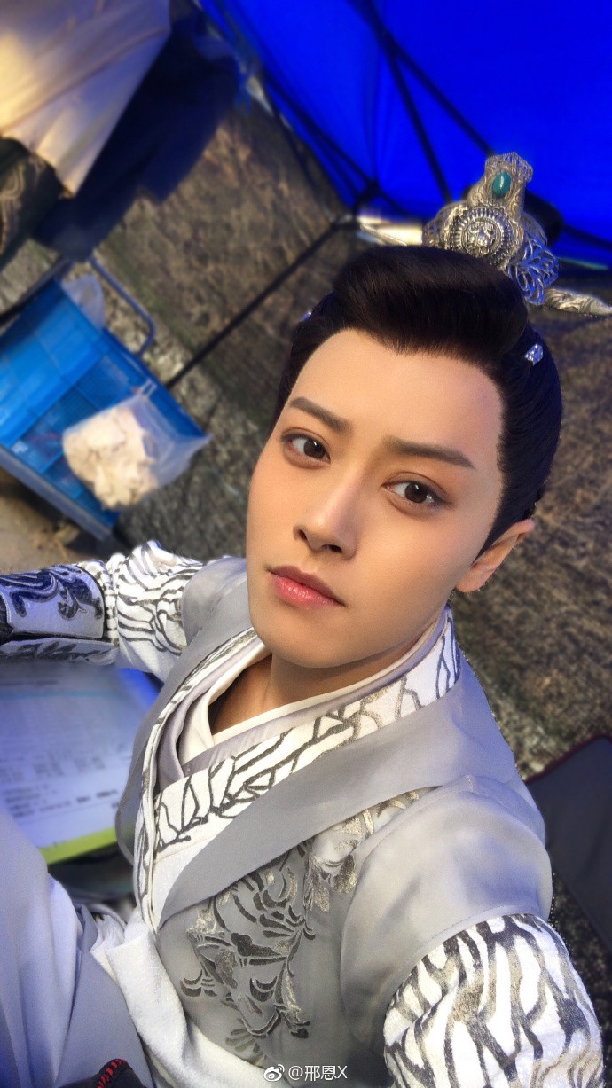 中國最帥女生演男二「古裝比男主角還帥」!最新劇照曝光「首度換回女裝」男網友淪陷:林依晨輸了