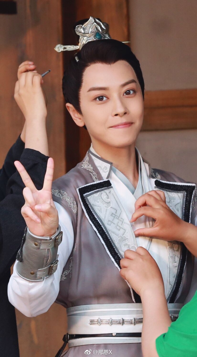 中國最帥女生演男二「古裝比男主角還帥」!最新劇照曝光「首度換回女裝」男網友淪陷:林依晨輸了
