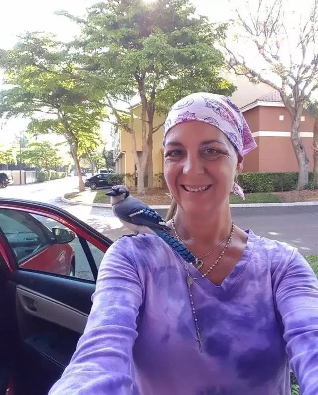 但行好事，莫問前程！3年前她救了一隻鳥  重病後竟換她「被這隻鳥救活了」